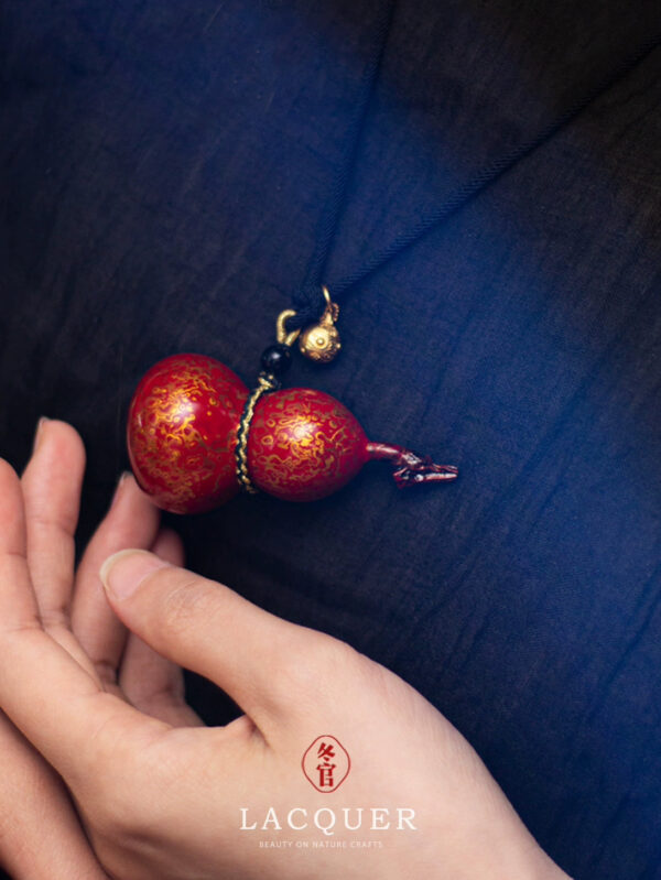 Large lacquer simple necklace sweater chain gourd pendant retro temperament ethnic style, such as morning dew
